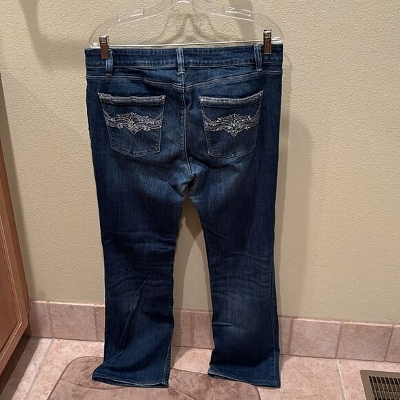 White House Black Market woman's blinged out denim jeans - Picture 7 of 11